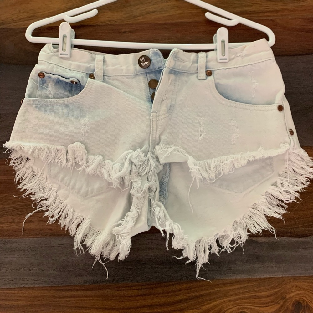 One Teaspoon jean shorts- light wash